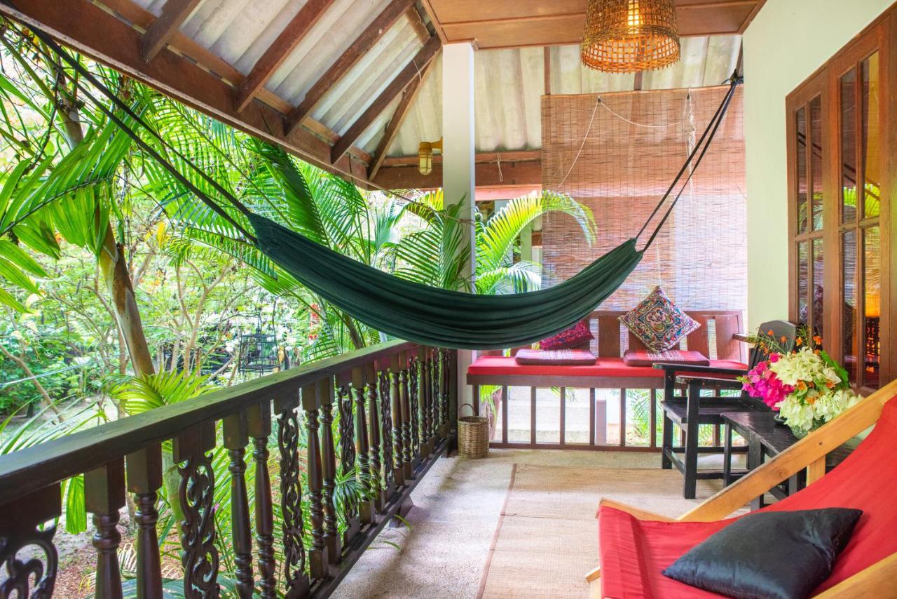Alcove Hinkong