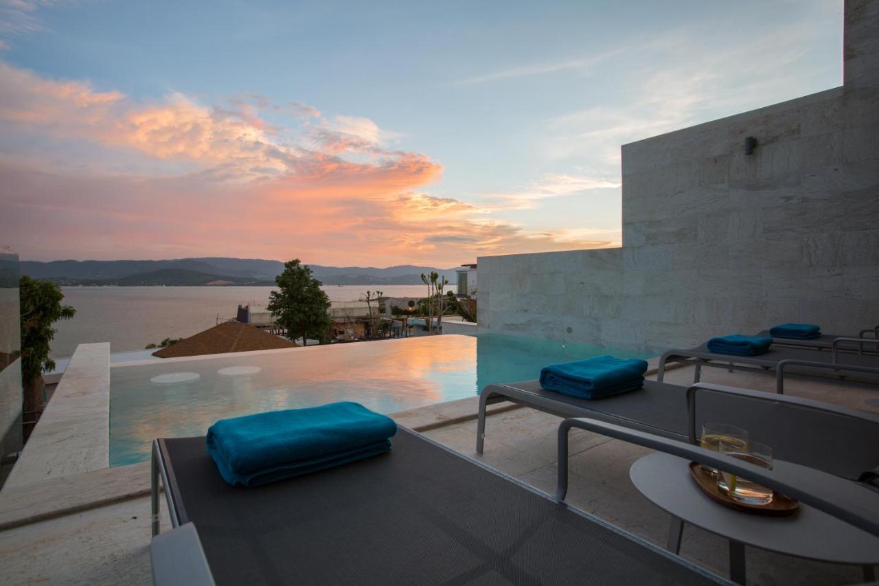 Beachside Vespa: Oceanfront Retreat With Mountain Views Villa Amphoe Koksamui