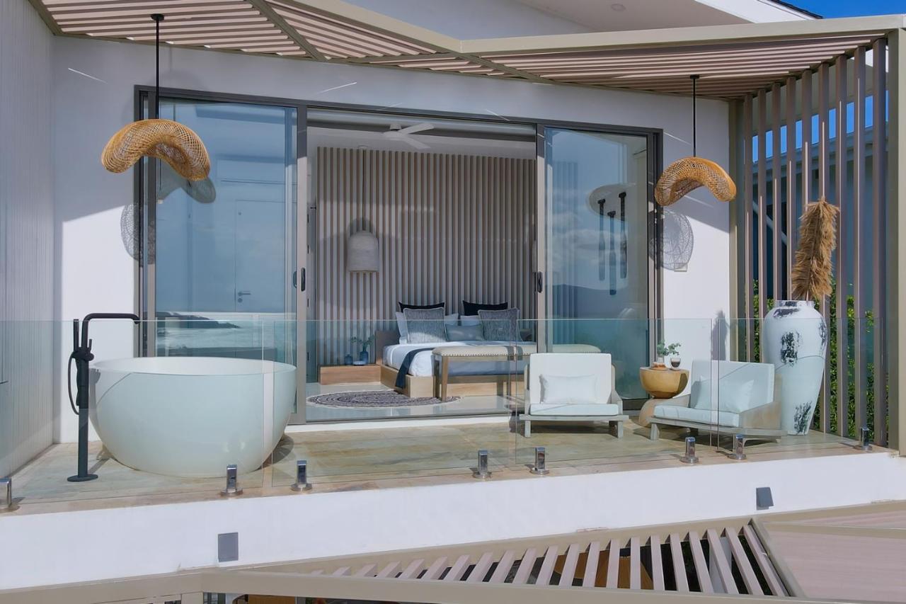 Villa Bayside Luxury Villas: Beachfront Retreat With Sea Views *