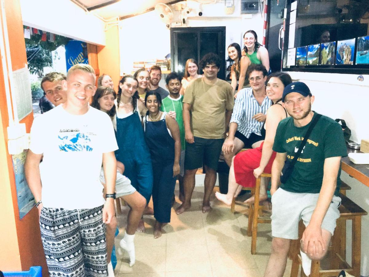 Voyagers * Phi Phi Don