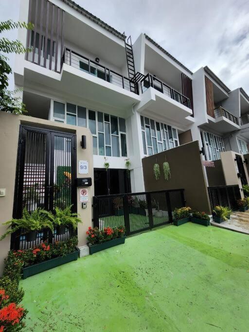 Boxsoon Nimman 3 # 4beds 4bahts Villa
