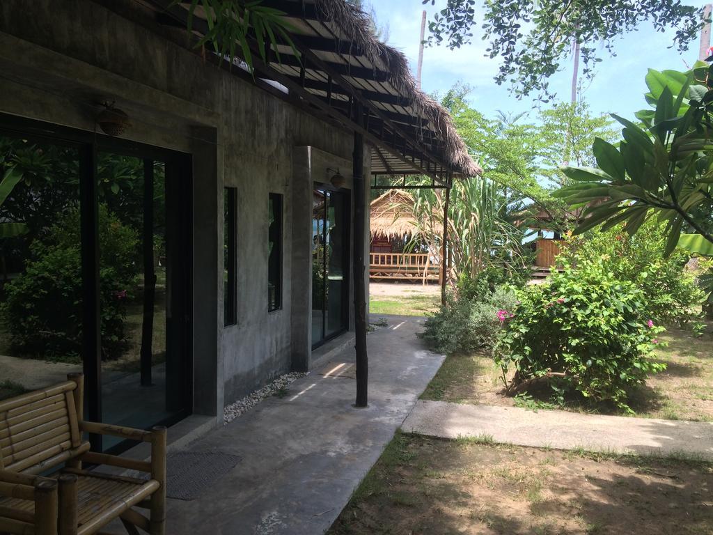 Resort The Blue Parrot