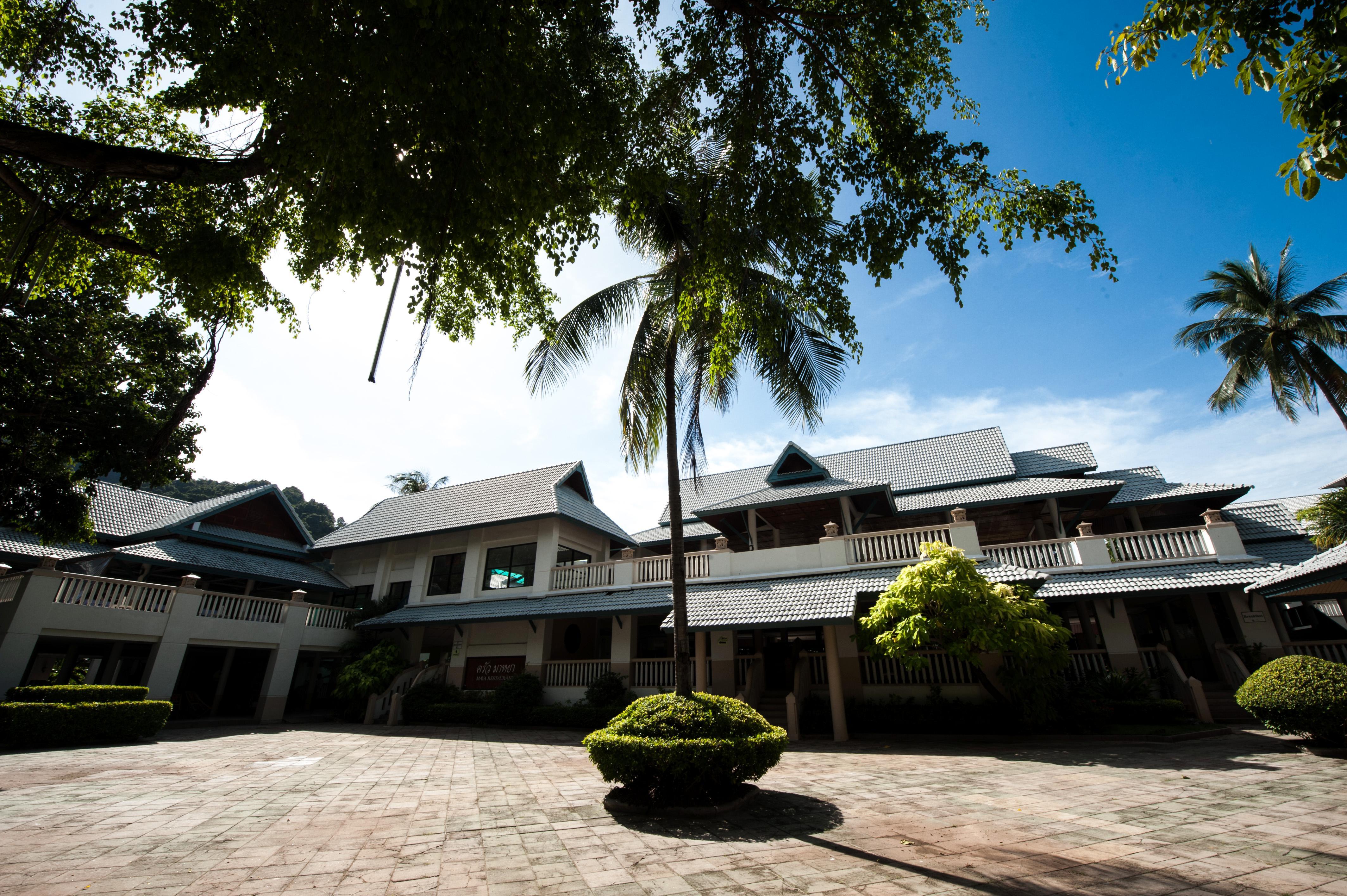 Island Hotel 3*