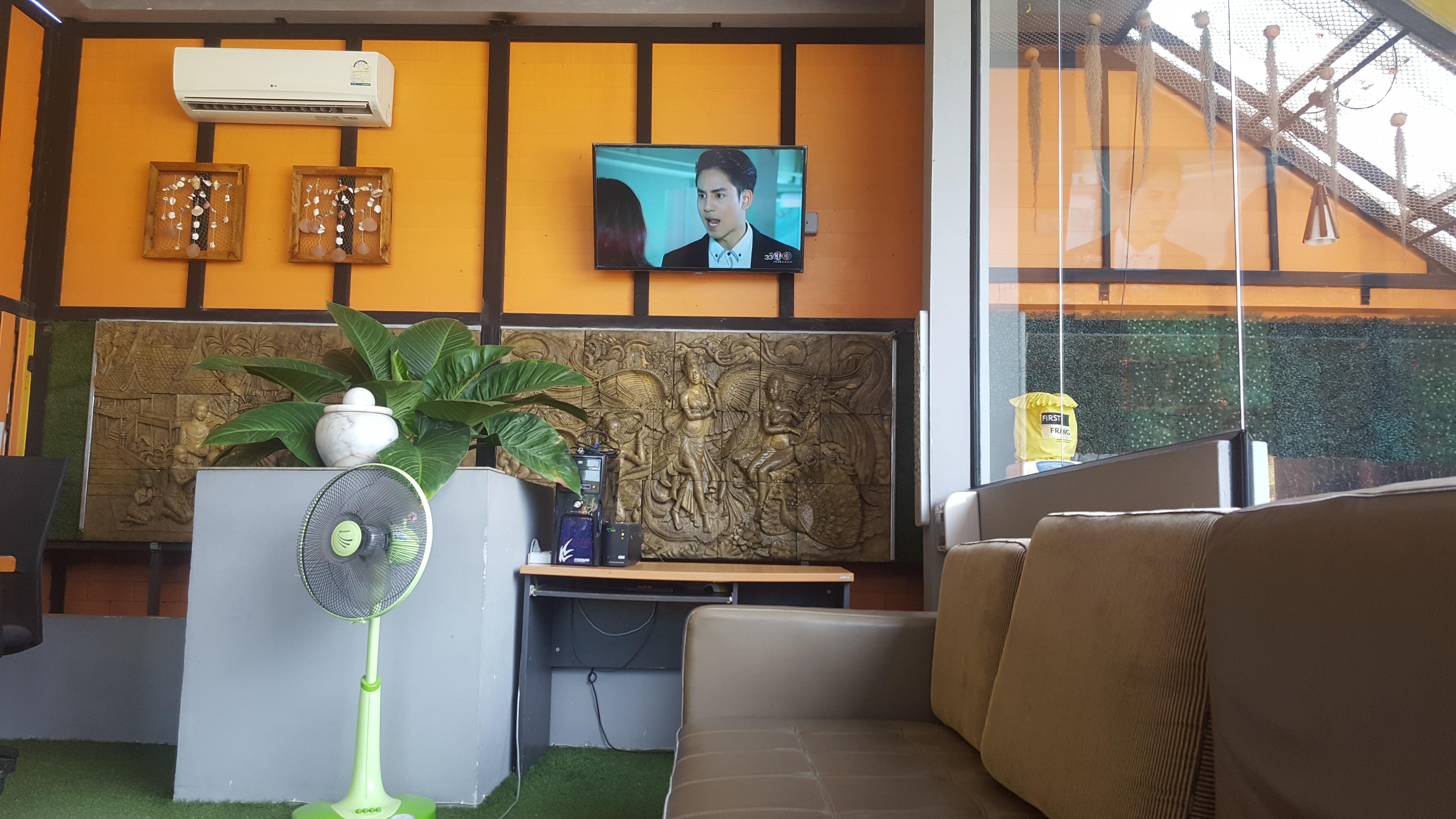 First And Frang - Koh Phangan Hotel 2*