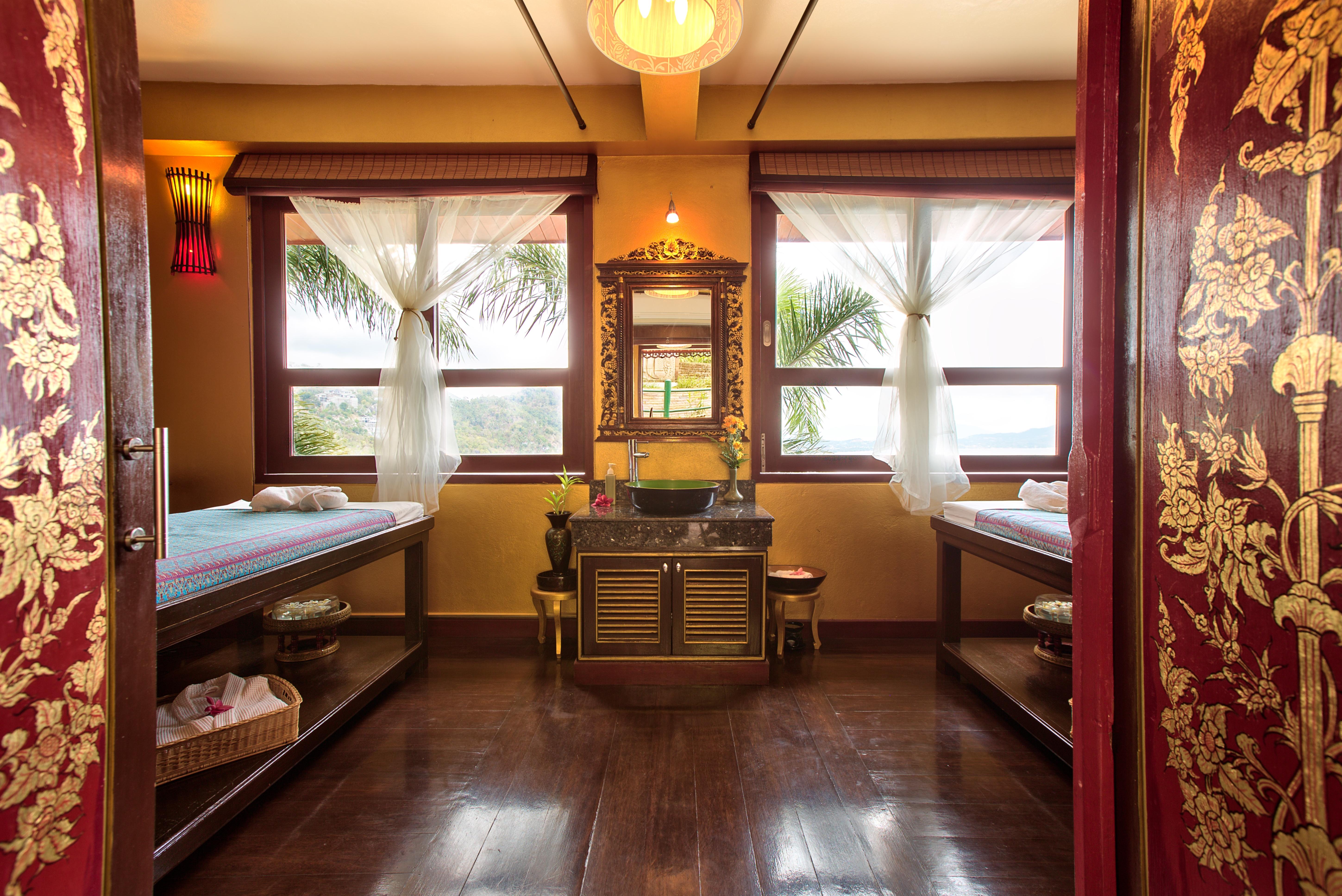 Resort Sandalwood Luxury