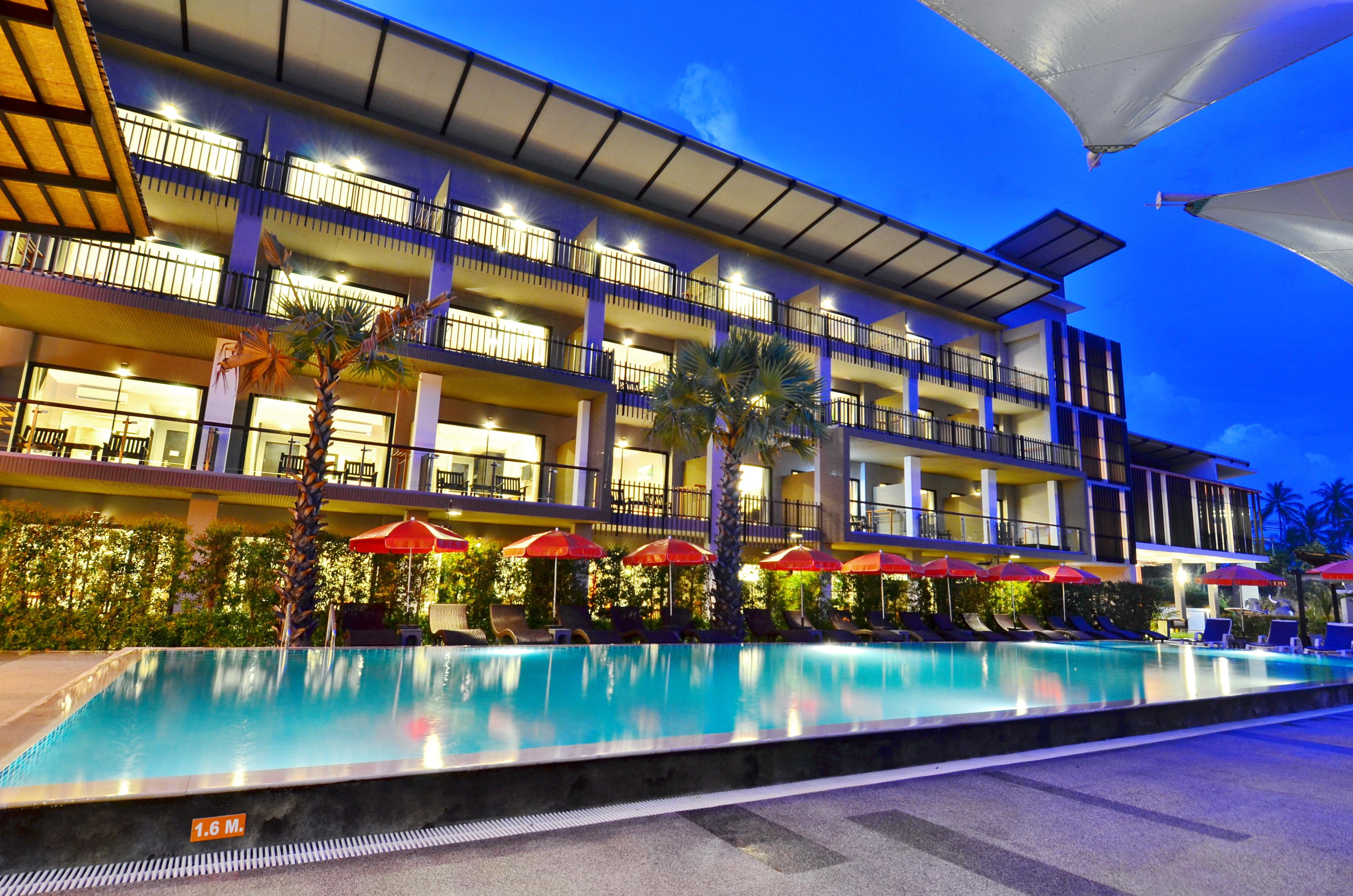 Noi Pool Hotel