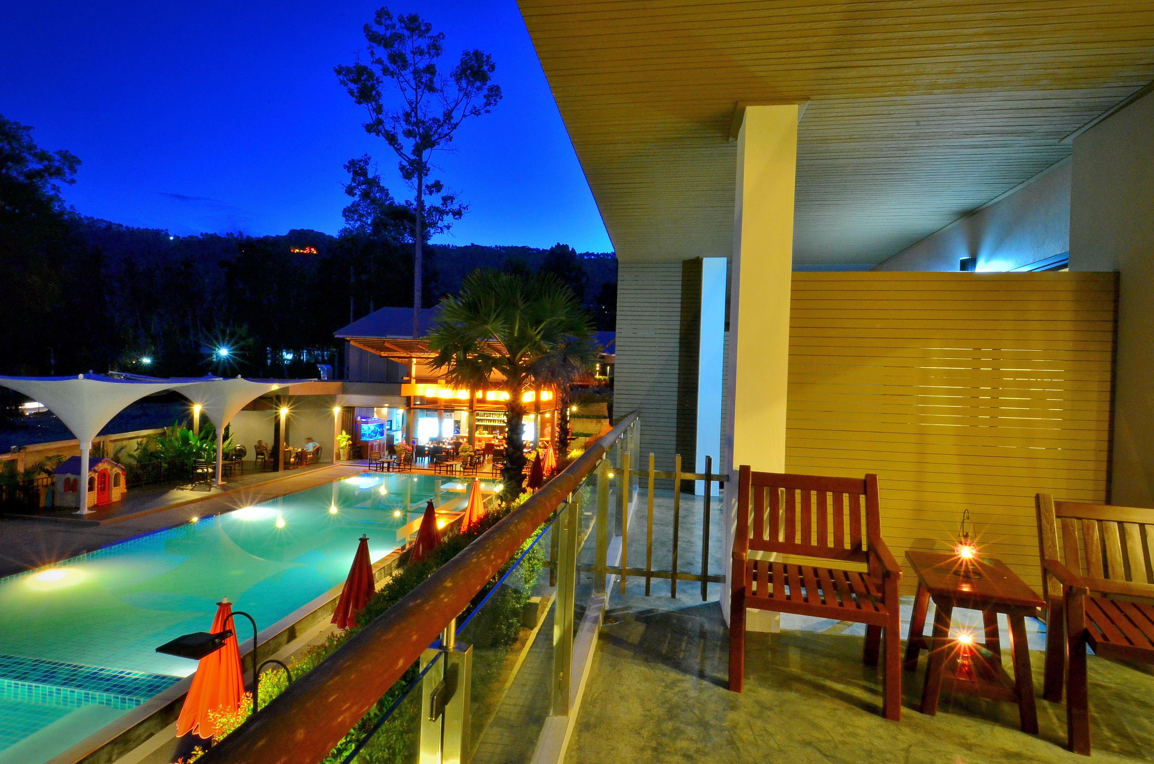 Noi Pool Hotel 4*