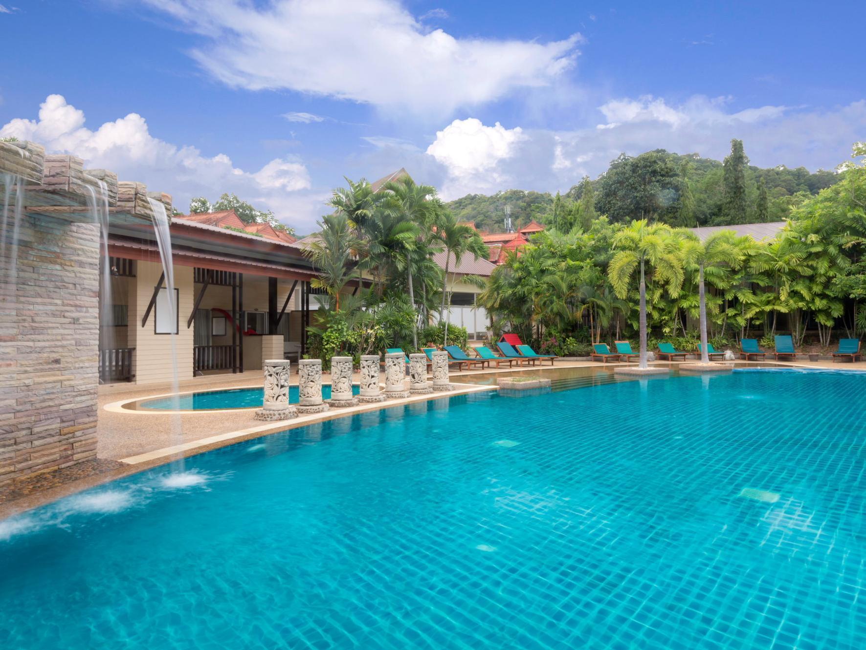Timber House Resort 3*