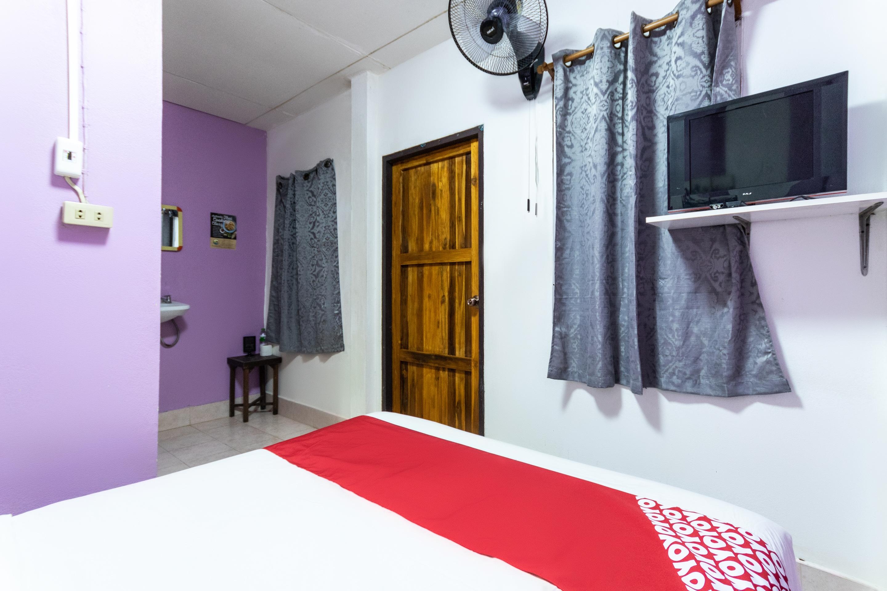 Oyo 75304 Riverside Hotel