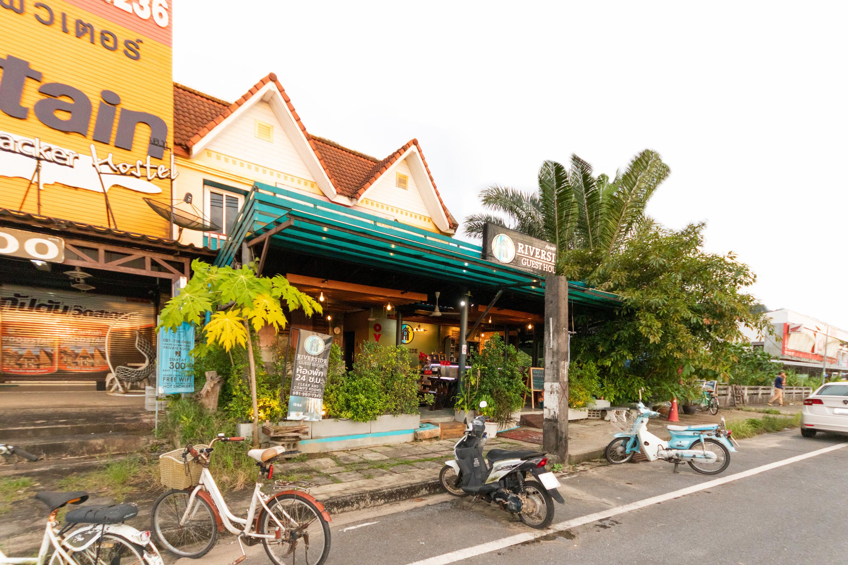 Oyo 75304 Riverside 3*