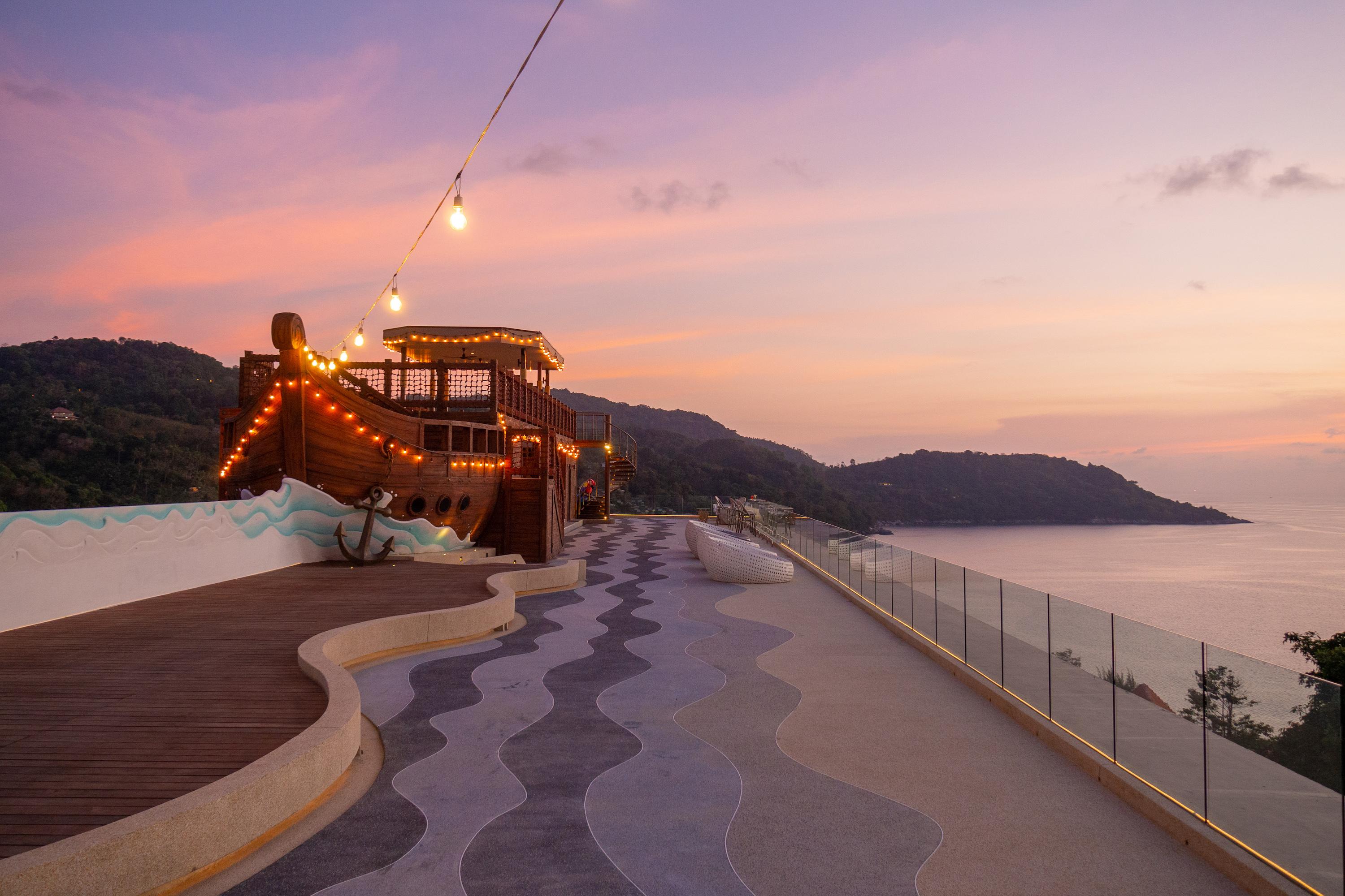 Hotel The Sea Galleri By Katathani - Sha