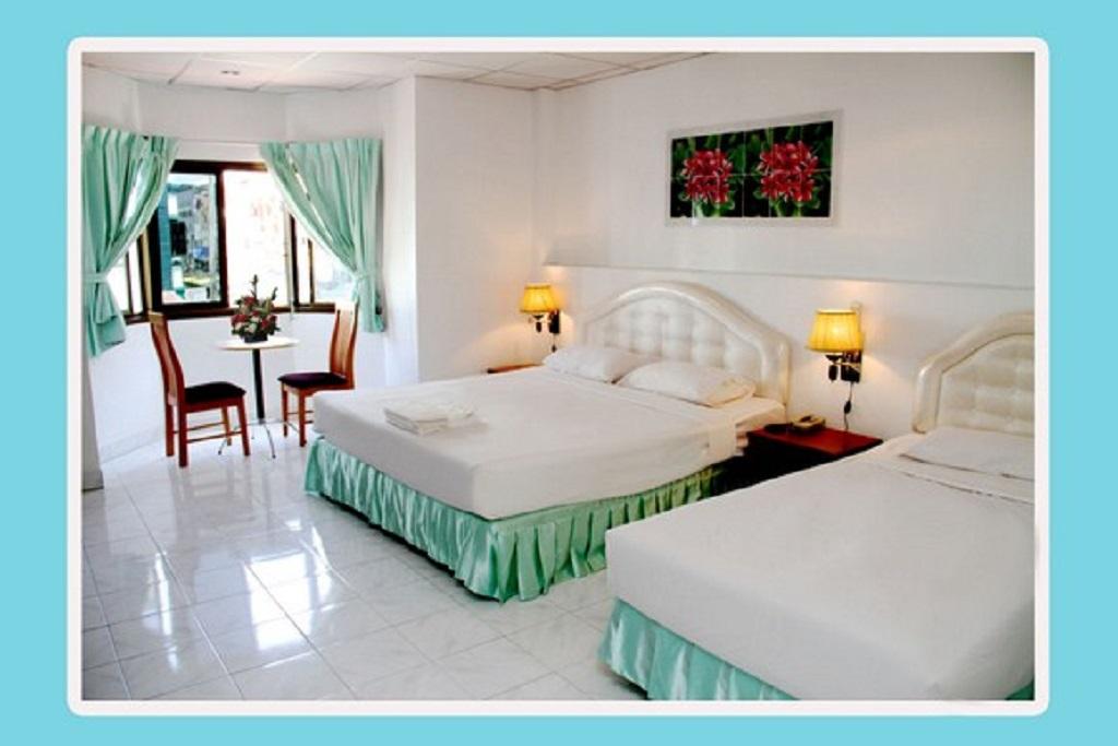 Welcome @ Karon Beach. Single From Only 500 Baht Casa de hóspedes 2*