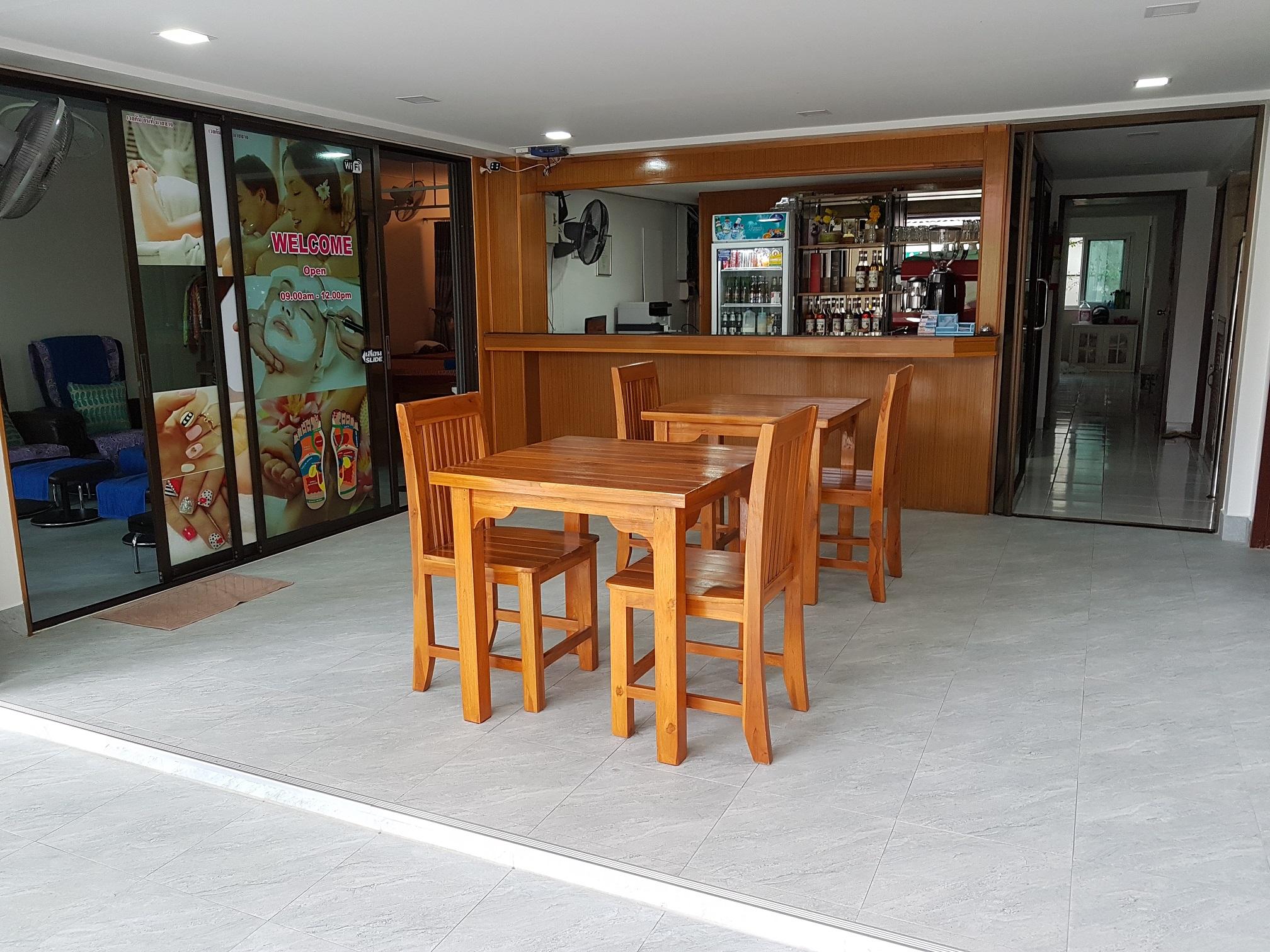 Welcome @ Karon Beach. Single From Only 500 Baht Casa de hóspedes
