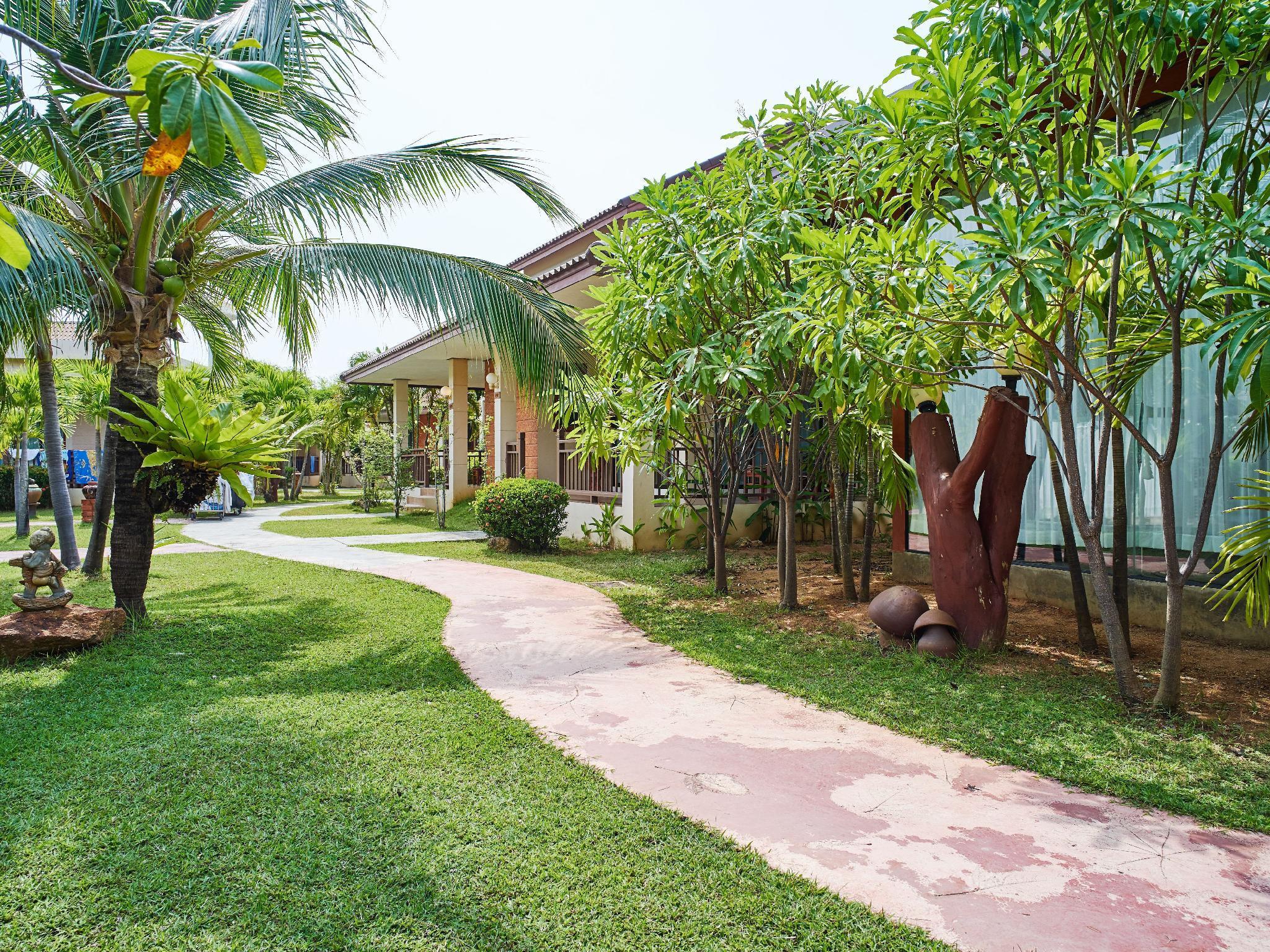 Blu Pine & Pool Access - Sha Resort