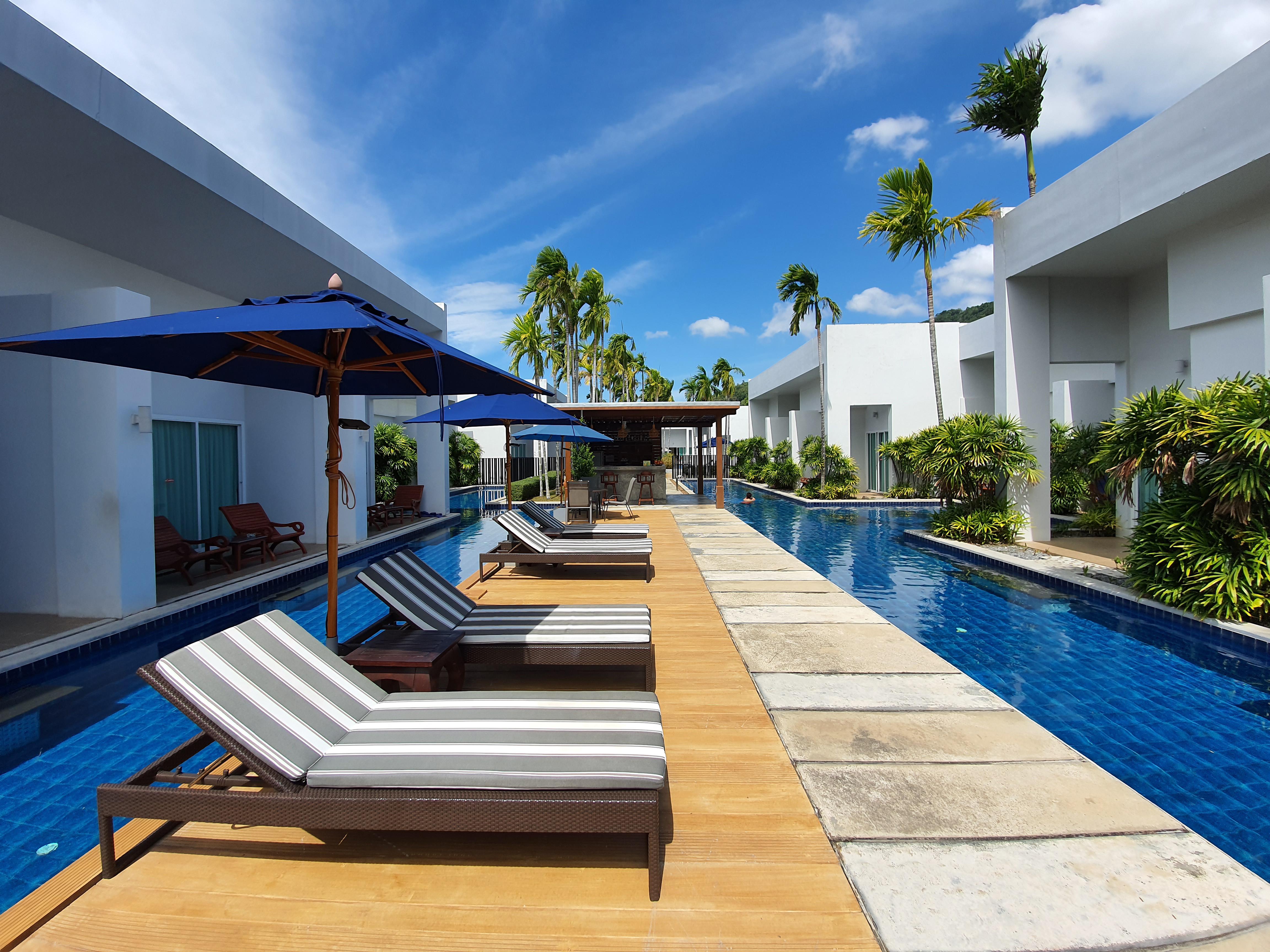 Blu Pine & Pool Access - Sha