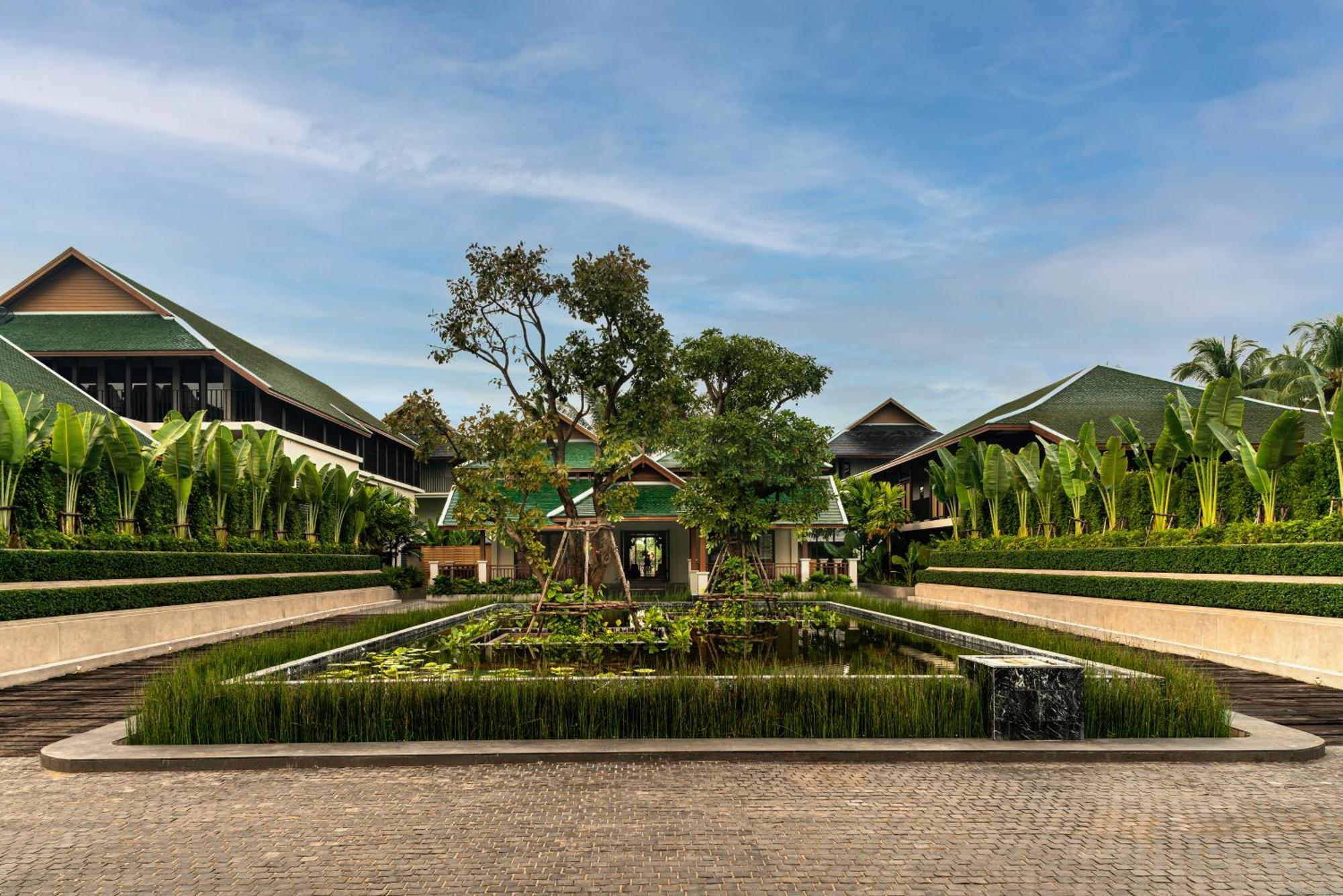 Grand Mercure Bangsak 5*