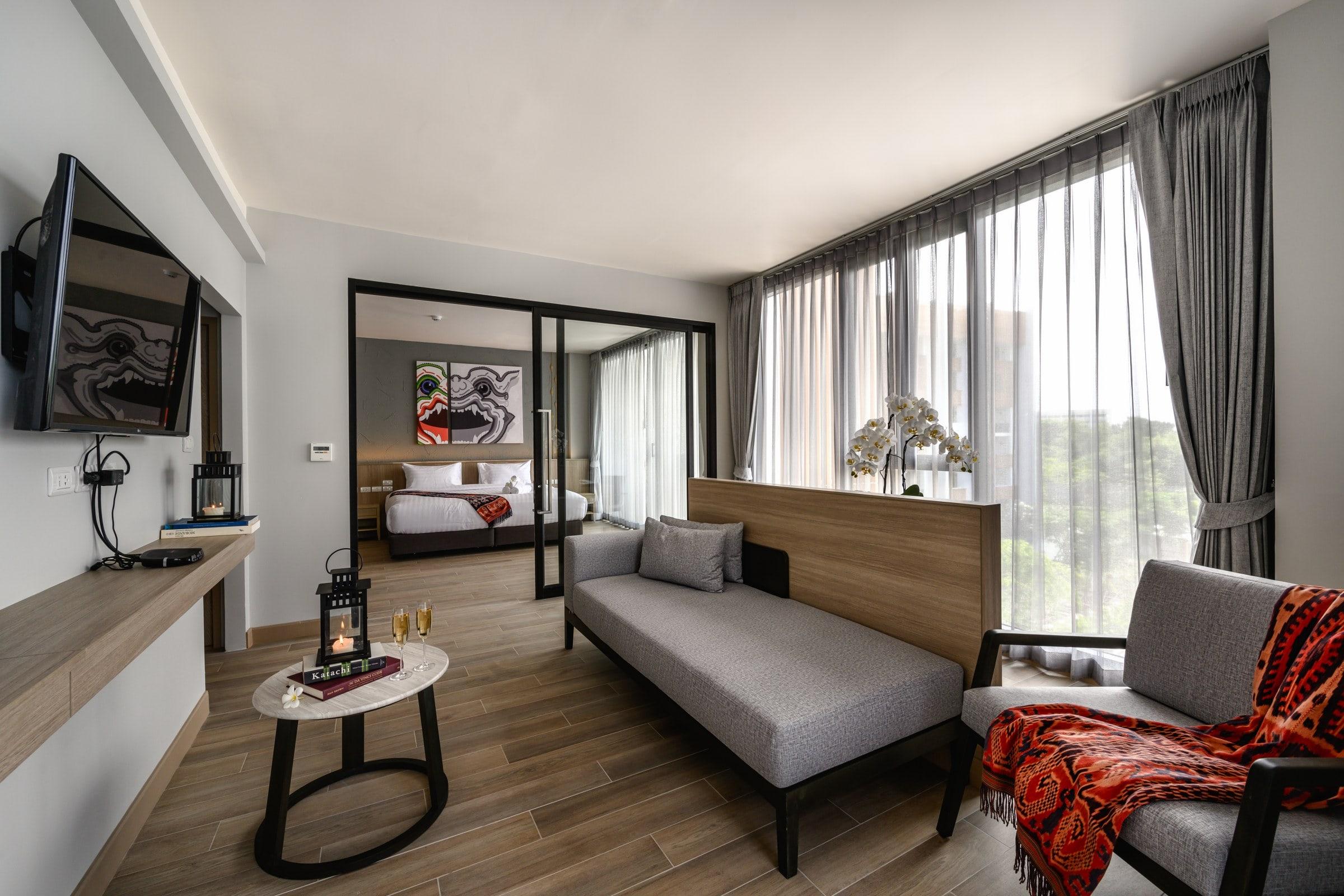 Hotel Isanook & HHQ