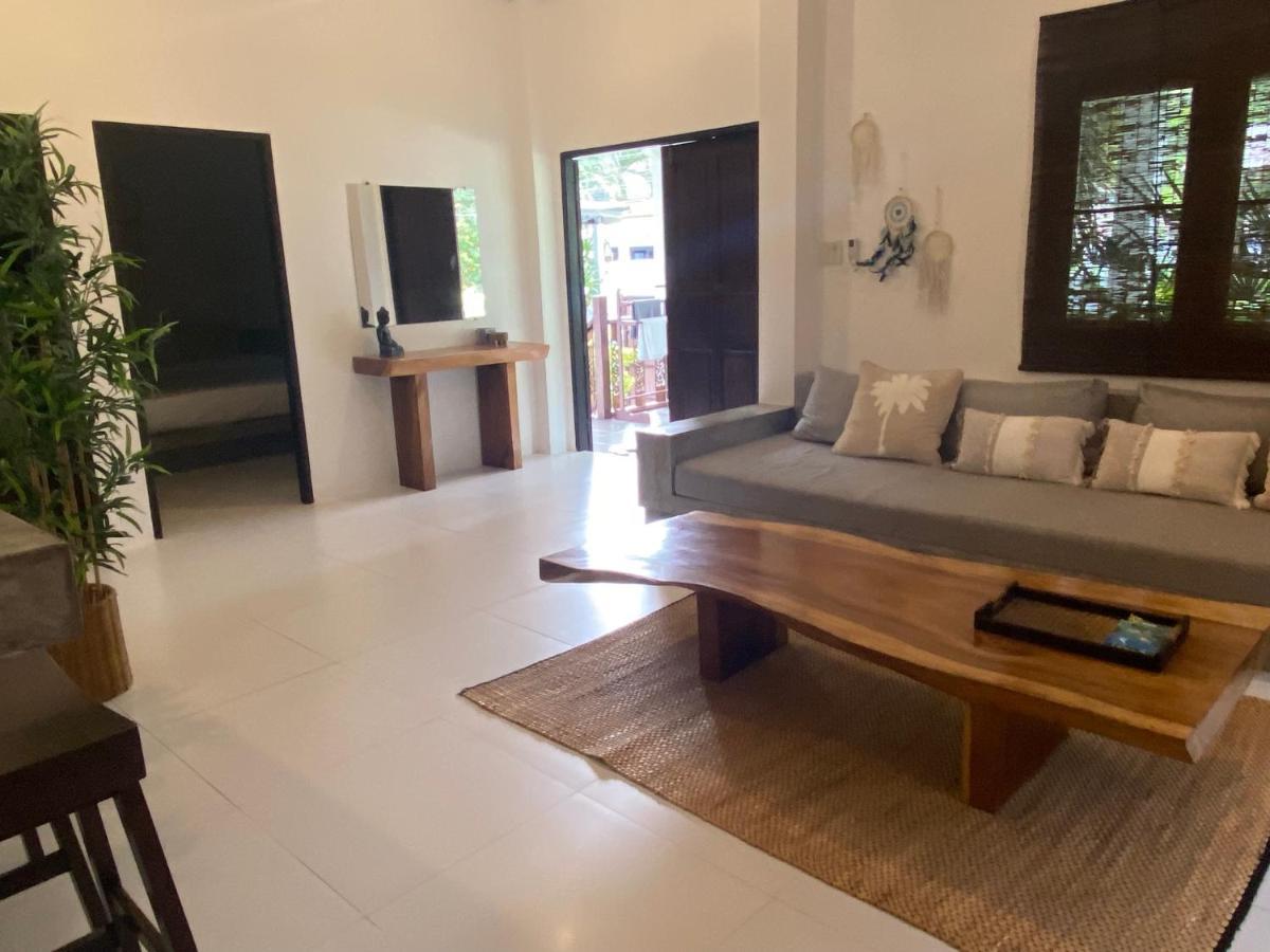 Chalisa * Koh Tao