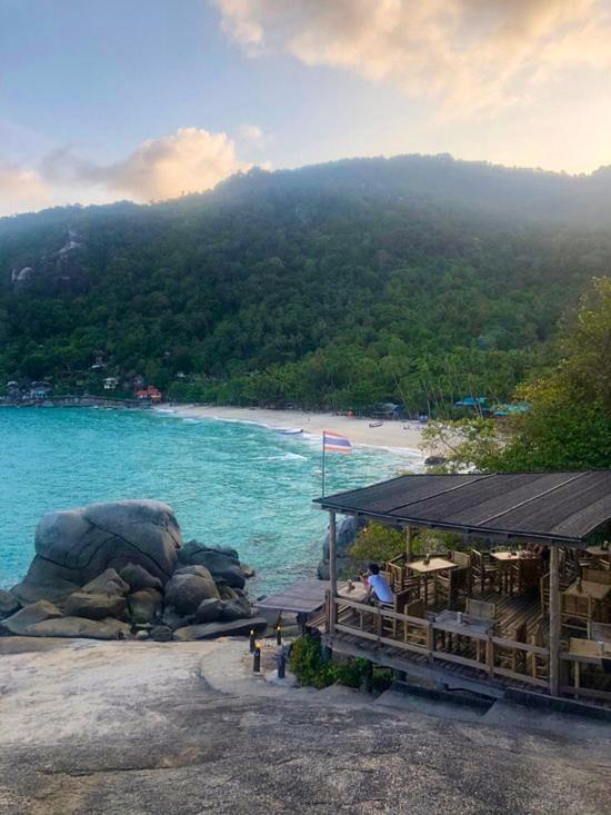 Bambu Huts Resort *