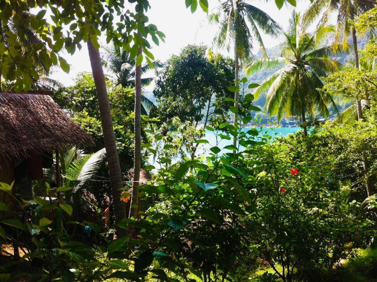 Bambu Huts Resort