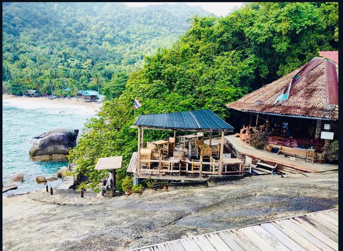 Bambu Huts