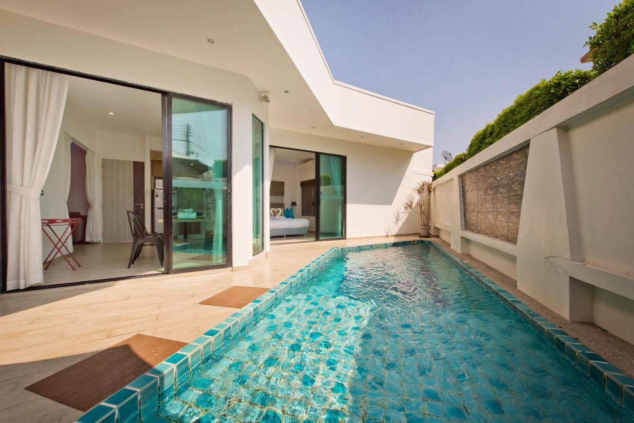 Tropicana Pool *