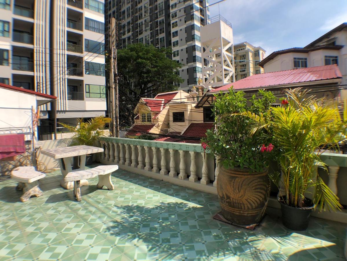 Sumalee Hostel Pattaya