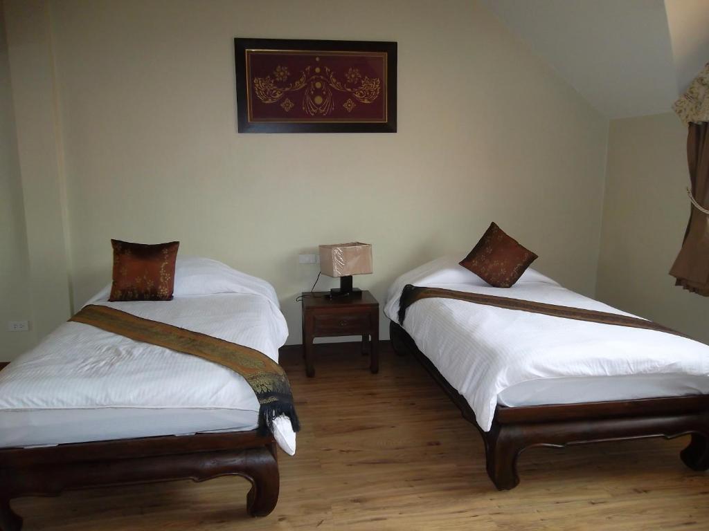 Thongbura Hotel 4*