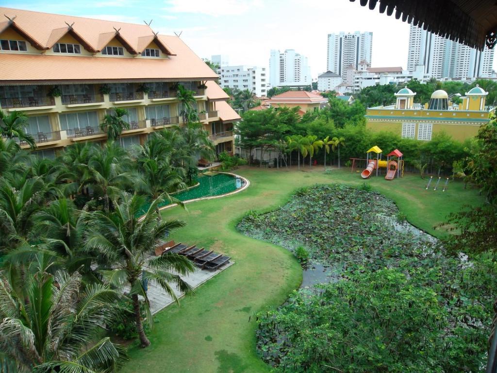 Thongbura Jomtien Beach