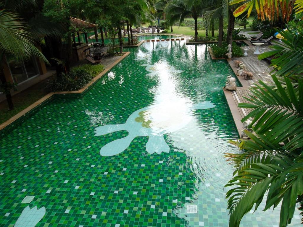 Thongbura Hotel 4*