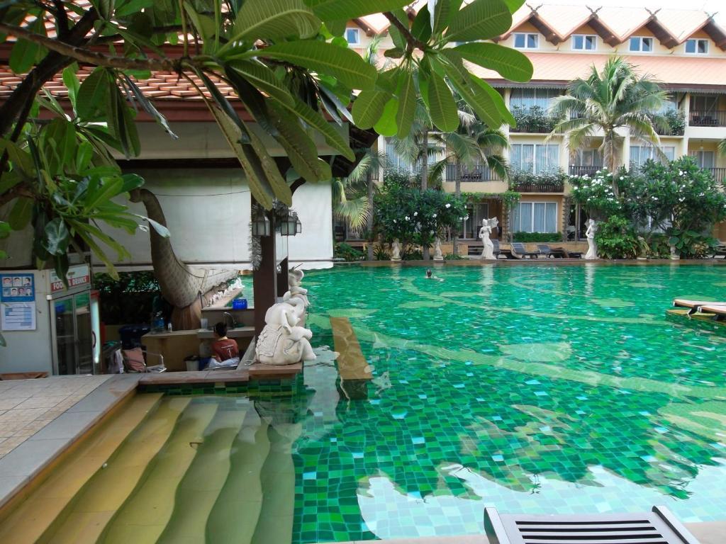 Thongbura Hotel