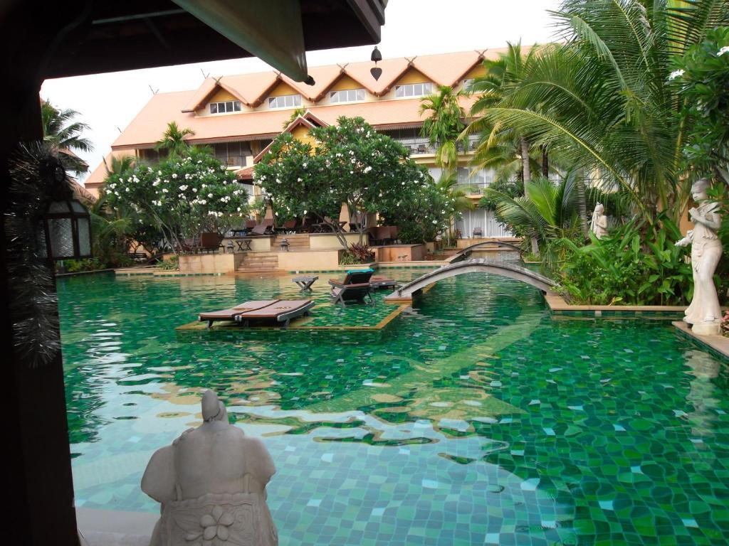 Thongbura Hotel