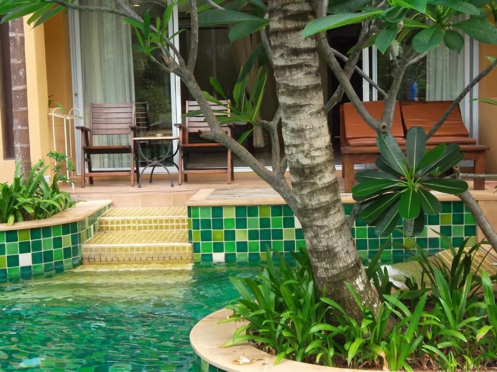 Thongbura Hotel 4*