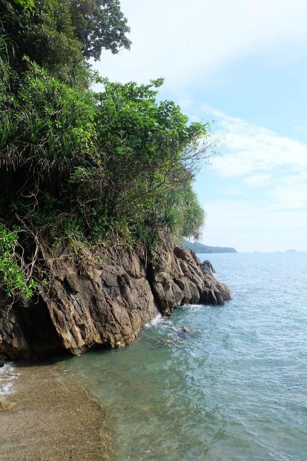 Hut Koh Chang