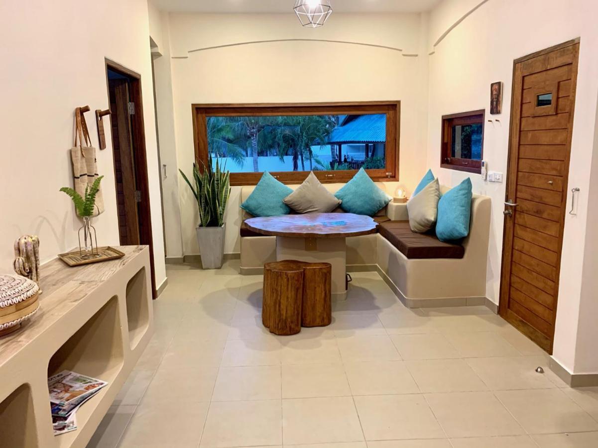 Guest house Three Rare & Private Front Thongsala