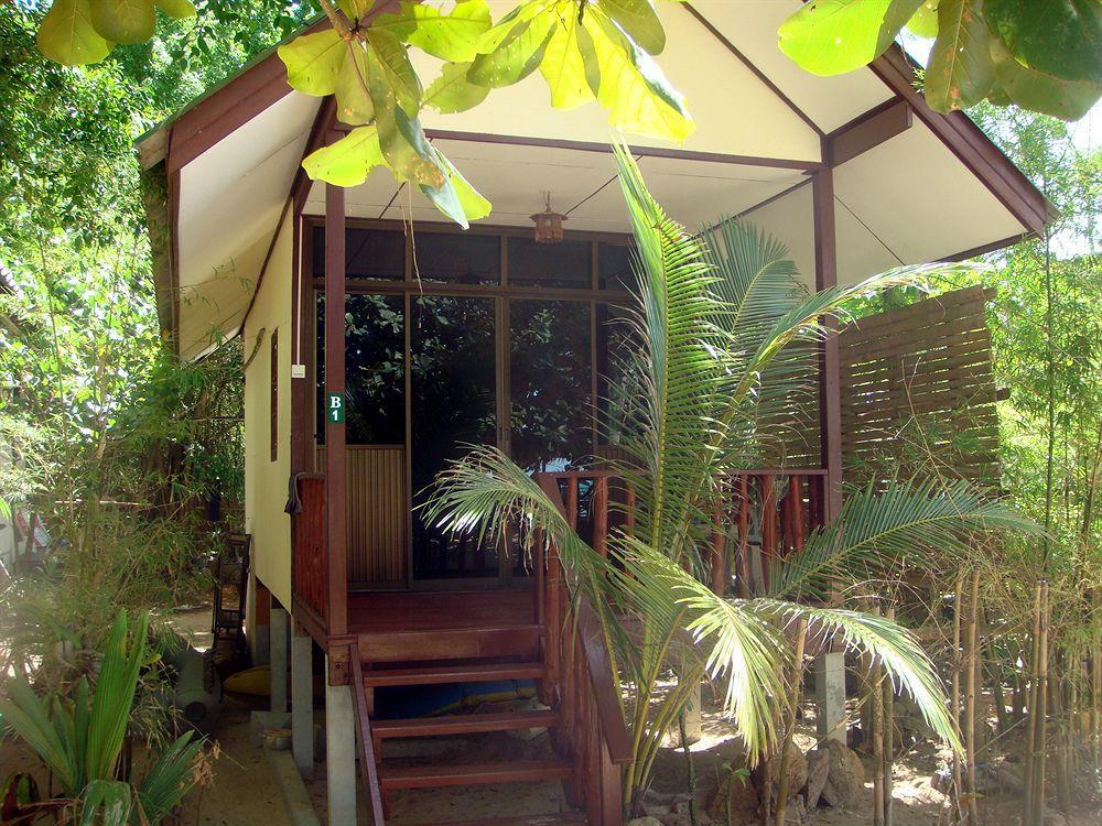 Moonhut Hotel 2*