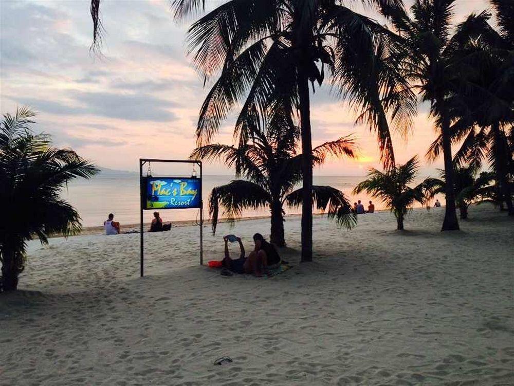 Mac's Bay
