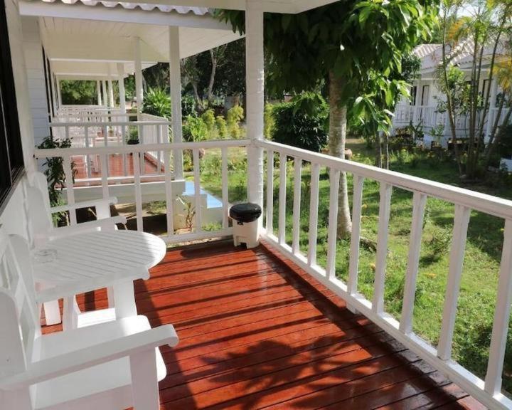 Thong Nai Pan Hotel *