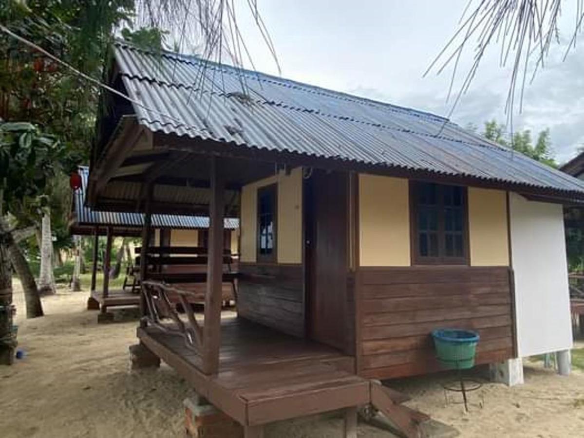 Pinks Guest house Baan Tai