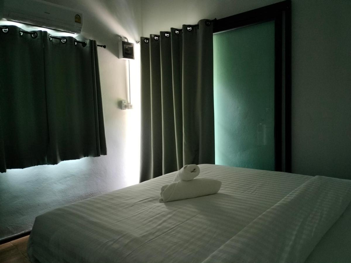 Namthip Homebeach Lodge *