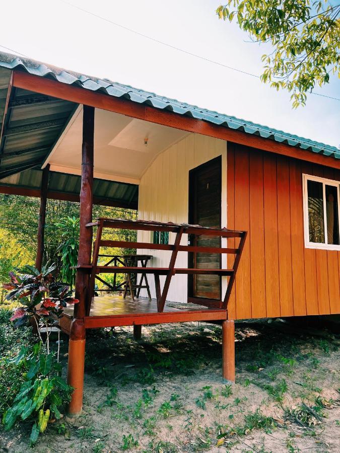 Lonely Groove Resort