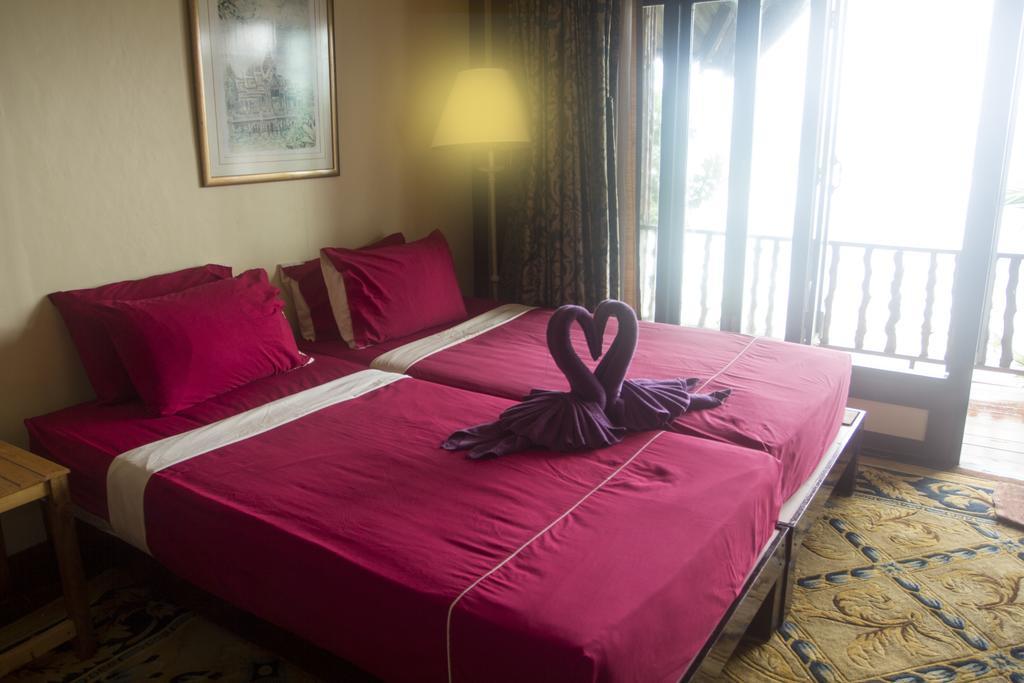 White Resort 3*