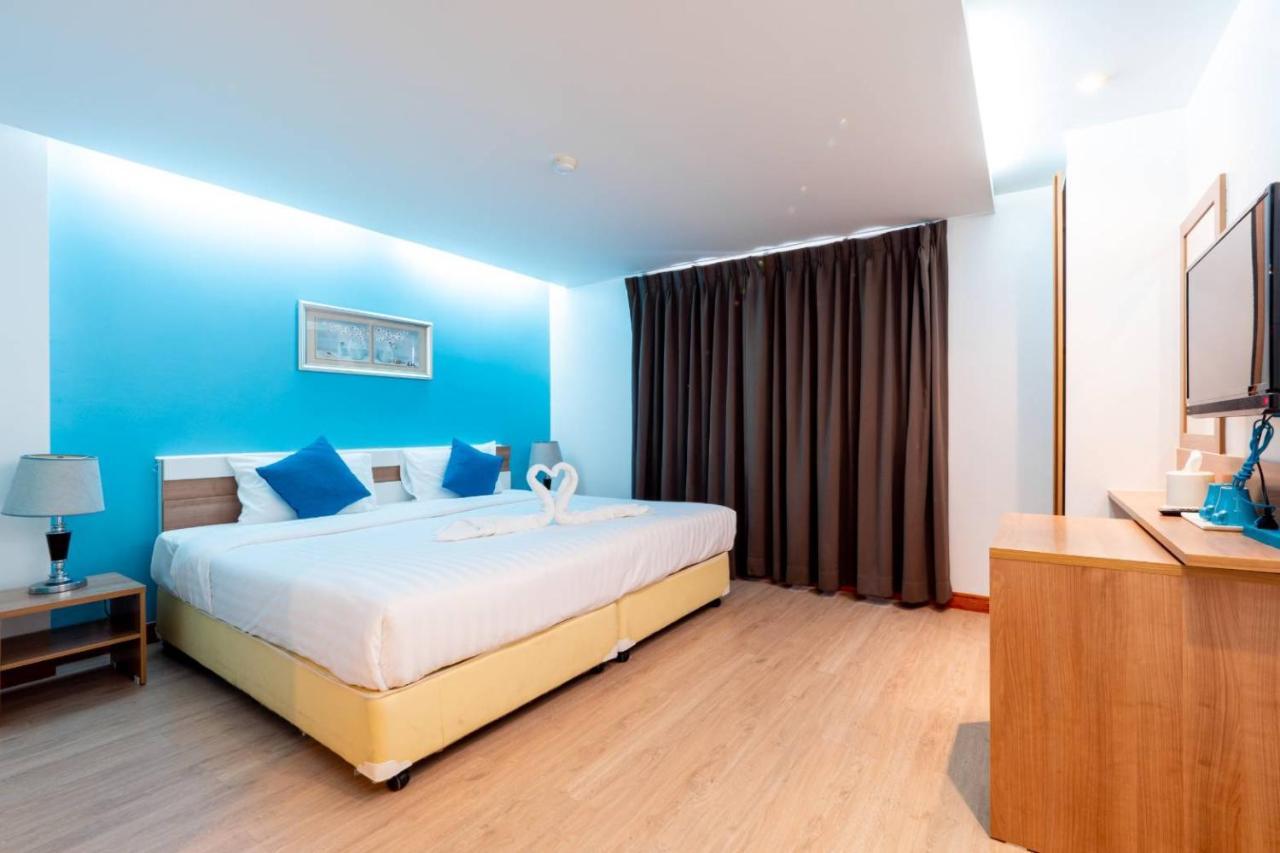 Hotel By Dee At 3*