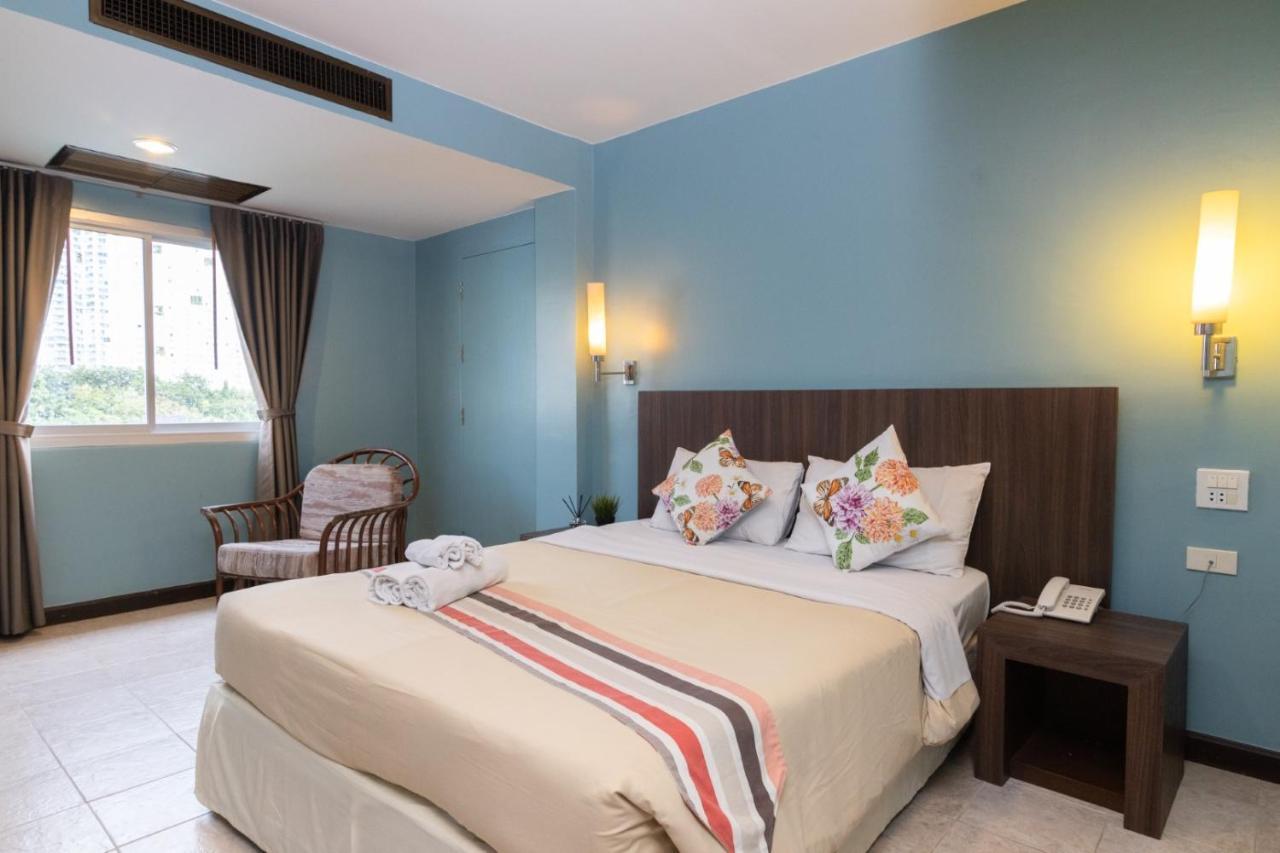 The Twelve Hotel