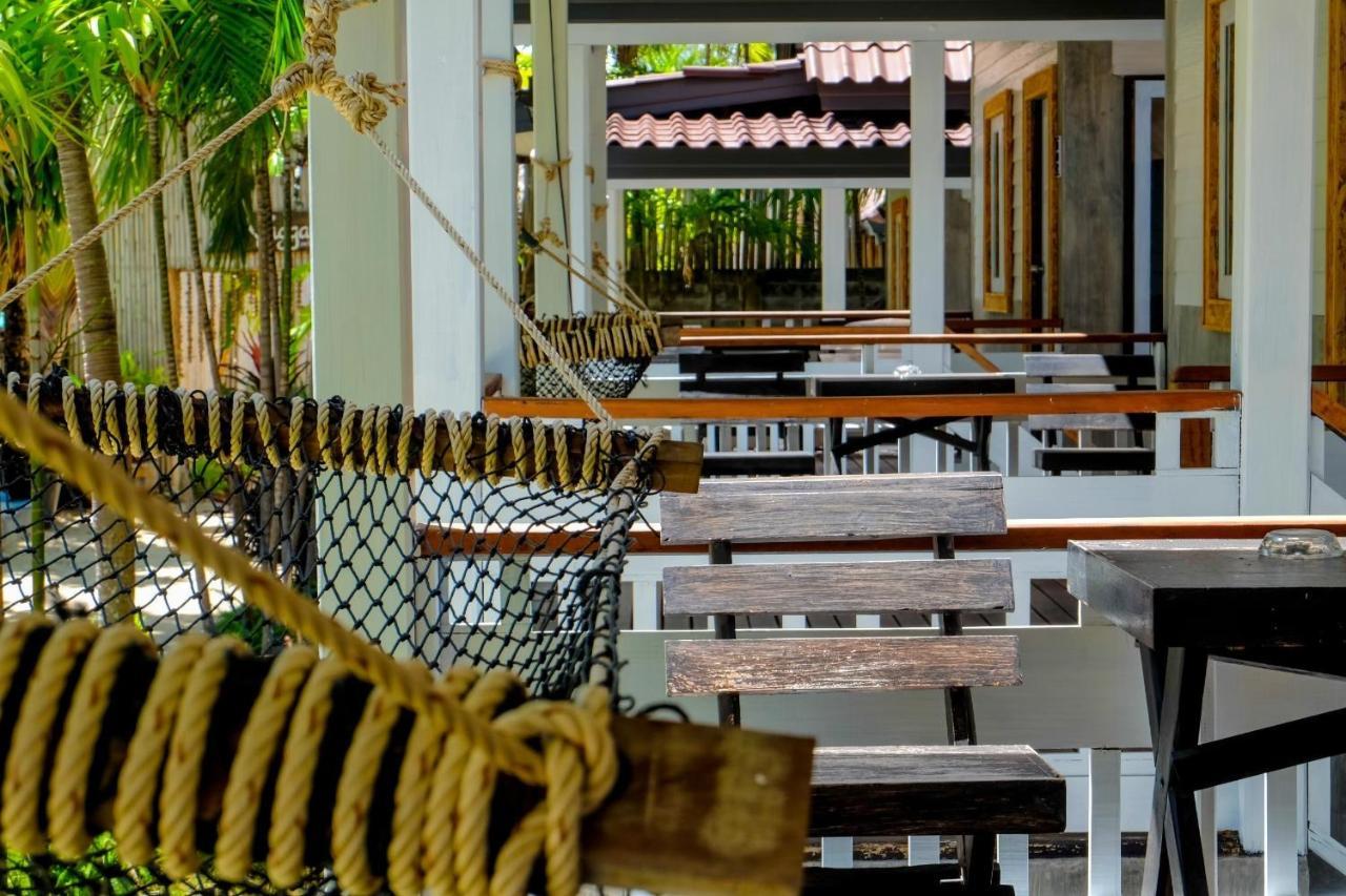 Resort Through Haad Yao