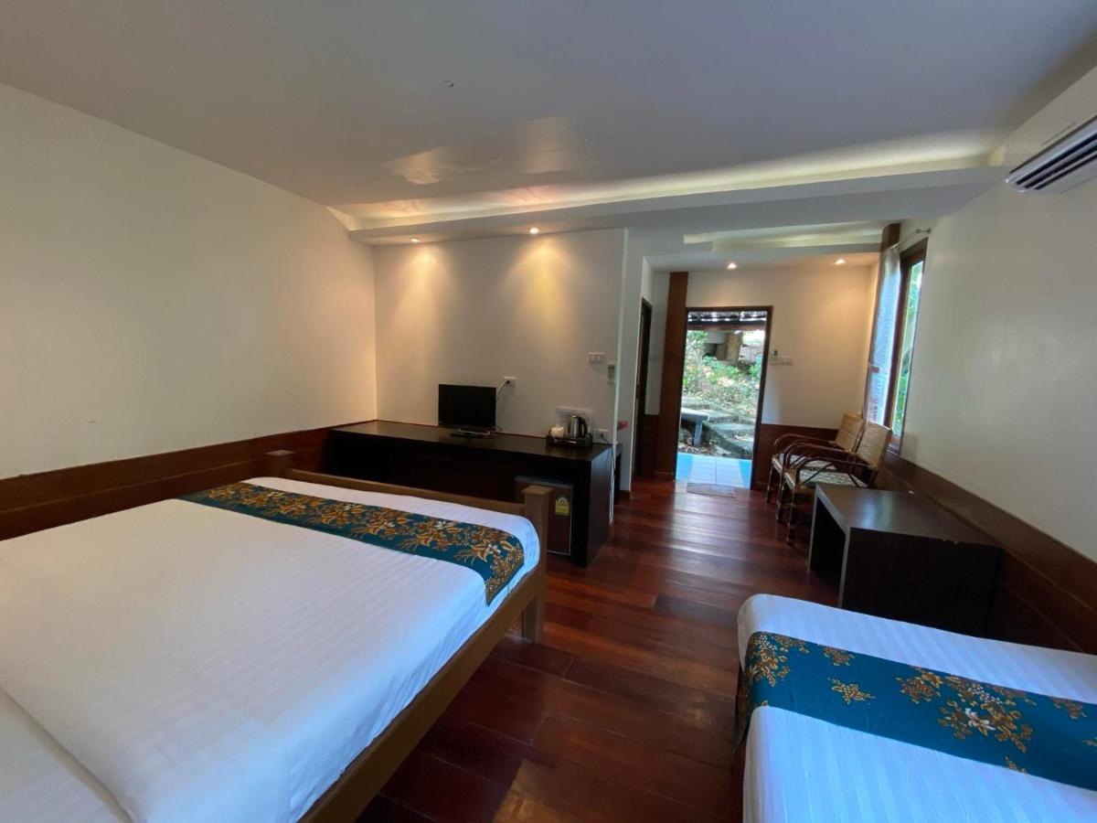 Hostel Chunut House