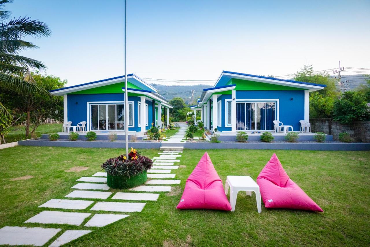 Coco Sea Bangpo Guest house *