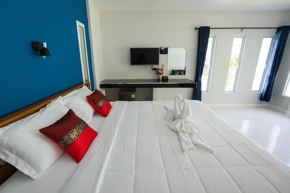 Coco Sea Bangpo Guest house