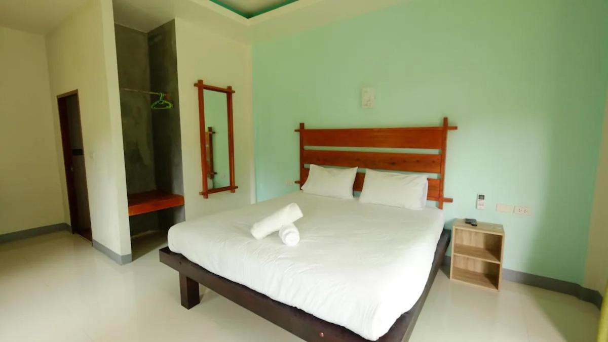 Baan Reenaa Lanta Resort