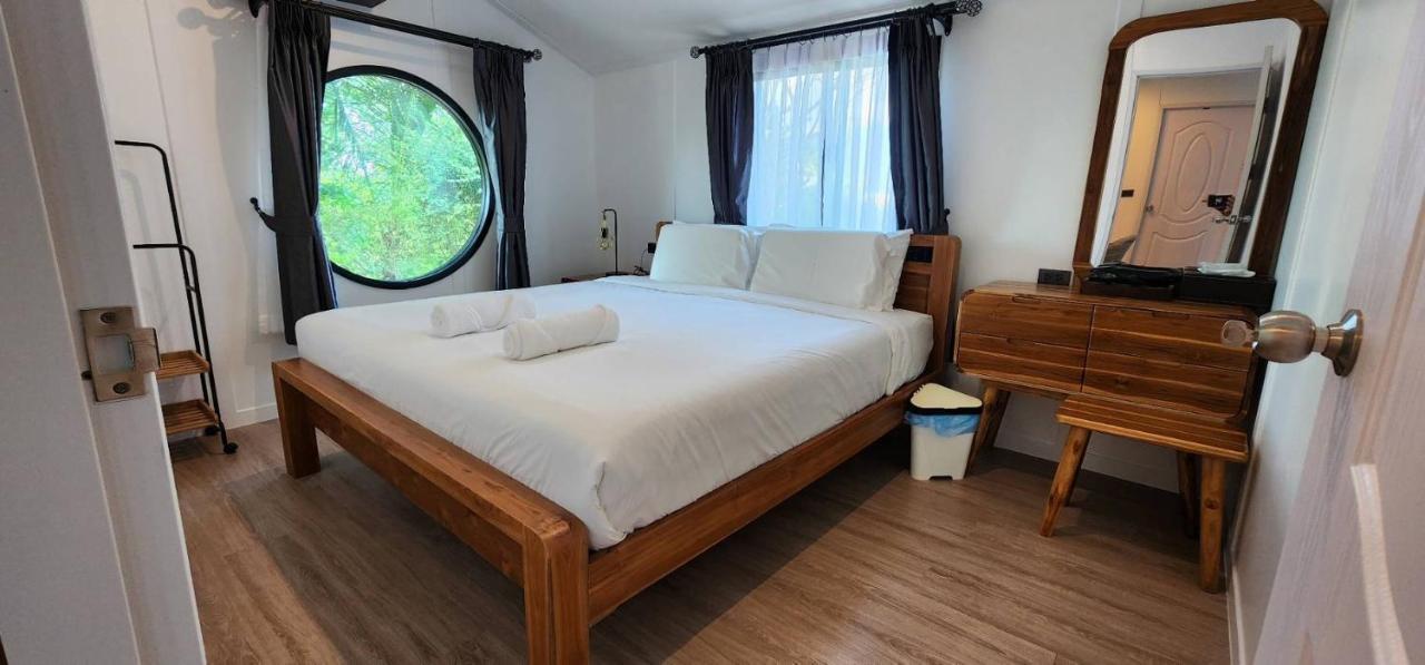 Resort The Nidhra Boutique